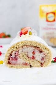 Biskuitrolle Mit Erdbeeren Und Mascarpone Rezept Erdbeer Biskuitrolle Biskuitrolle Backideen
