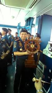 Ditjen perhubungan laut melalui direktorat kesatuan penjagaan laut dan pantai (kplp). Dapat Baret Bintang Empat Jonan Jadi Penjaga Pantai