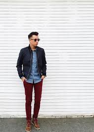 Calça Vinho Combina Com O Que Calca Vinho Masculina Como Usar Looks Com Calca Vinho Estilos Casuais Masculinos Calca Vinho