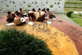 Sekolah tinggi ilmu ekonomi (stie) banten, berdiri pada tahun 2004, dengan izin operasional mendiknas nomor 132/d/0/2004 dengan program studi s.1 manajemen dan s1 akuntansi. Tekan Angka Putus Sekolah Lebak Terapkan Sekolah Satu Atap Republika Online
