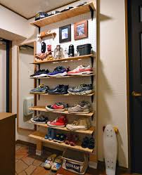 お部屋の収納を考えるとき 空いている壁が収納スペースになったらいいなと思ったことはありませんか ちょっとしたアイディアや工夫で 壁面収納がおしゃれにできたらぜひ真似してみたいですよね そこで 今回の kufura収納調査隊 は 収納上手な達人たちが実践して