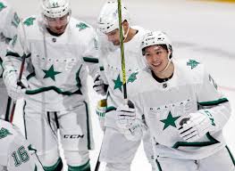 Jason robertson contract, cap hit, salary cap, lifetime earnings, aav, advanced stats and nhl transaction history. Stars Jason Robertson Named Nhl Rookie Of The Month After 18 Points In April