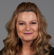 Debra Olinger's Instagram, Twitter & Facebook