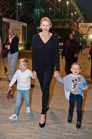 Select from premium fürstin charlene von monaco of the highest quality. Der Style Von Furstin Charlene Princess Charlene Prince Albert Of Monaco Charlene Of Monaco