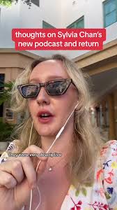 Daisy Singapore Woman Dee Kosh