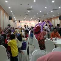 Bagi pembeli dan pelanggan setia busana srikandi.boleh lah mendapatkan fesyen2 terbaru dari busana srikandi disana. Dewan Melawati Kompleks Tabung Haji 2 Tips From 419 Visitors