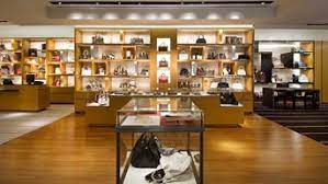 I just went in to browse and check out the store. Louis Vuitton Aventura Bloomingdale S Geschaft Vereinigte Staaten Louis Vuitton