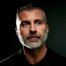 Dena Bond's Instagram, Twitter & Facebook