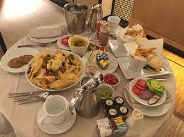 Room service at the venetian resort is 24/7. Room Service Vegan Burgers And Nachos Milkshakes And Cookies Picture Of Encore At Wynn Las Vegas Tripadvisor