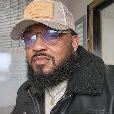 Jay Redmon's Instagram, Twitter & Facebook