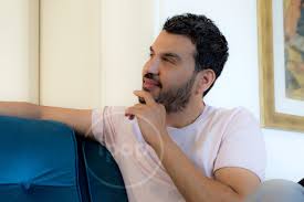 Μπορεί να είναι ένας πολυάσχολος άνθρωπος, όμως πάντα βρίσκει χρόνο για τα παιδιά του, καθώς. Pantelhs Toytoyntzhs O Make Up Artist Pisw Ap Olh Thn Ellhnikh Showbiz