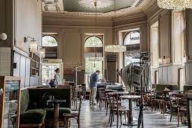 Café wien gained international reputation, especially after he was able to convert and expand the the couple kutschera returned to berlin in june 1945. Kaffeehauser Wien Die 8 Besten Traditionellen Altwiener Kaffeehauser