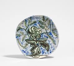 Vase ceramic pottery cubist picasso style abstract design gold silver accents. Vase With Bunch Von Pablo Picasso Kaufen Verkaufen Van Ham Kunstauktionen