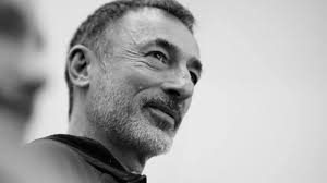 This that keeps on–a personal archaeology: Η νέα ολόγυμνη παράσταση του  Δημήτρη Παπαϊωάννου