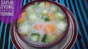 Siapkan panci berukuran sedang, kemudian masukkan air secukupnya dan direbus hingga mendidih. Sayur Oyong Bihun Anti Ribet Enak Dan Ekonomis Youtube