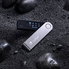Meet the ledger nano s. Ledger Nano X Crypto Wallet Adds Bluetooth For Mobile Bitcoin Access The Verge