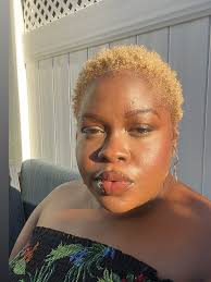 LivingUnfiltered so I can let the light in @livingunfilteredofficial  #lifelately #selah (This is one of my fav Stevie songs, and the cover is  gorgeous)