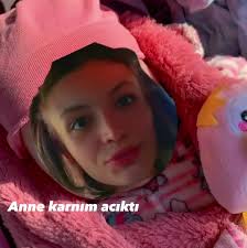 Anne Karnim Acikti Baktim Dolap Açıktı