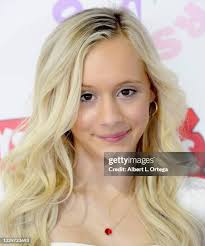 Kameron Couch with Koko, Mackenzie Couch, Katie Couch with Kali,... News  Photo