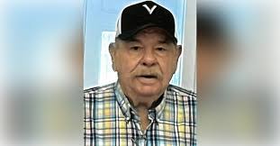 Kristen Shively's Instagram, Twitter & Facebook