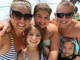 Join us tonight 7.30pm, live sales from Singapore. Yes, it's Thursday and  Boss Tevin will meet us