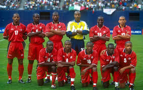 It was expanded to twelve teams, split into four groups of three. El Gran Fracaso Mexico En La Copa Oro 2000 Cuartos De Final