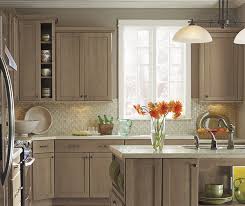 Light Wood Finish Shaker Kitchen Diamond Cabinetry In 2020 Kitchen Cabinets Kitchen Appliance Trends Shaker Kitchen