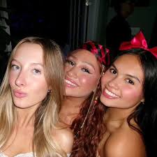 Hi!! My name is Ella and I'm from the DC area. I'm 100% committed to UMiami  for the fall and will be majoring in marketing. I'm also planning