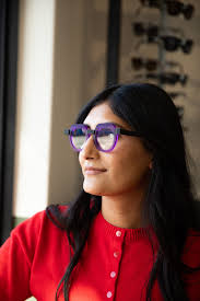 Kylie's loving her new frames! Made with the new @rodenstock_official  Sensitive lenses, these glasses bring effortless clarity from every angle!🙌