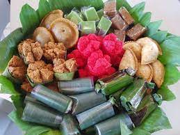 Cemilan yang tidak pernah ketinggalan adalah kacang garuda. 10 Rekomendasi Snack Yang Cocok Untuk Acara Pengajian Dan Cara Membuatnya