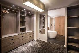 Con un departamento interno con recibidor, cocineta y cuarto con baño completo y closet vestidor. 43 Ideas De Cuartos Closet Y Banos Juntos En 2021 Decoracion De Unas Diseno De Armario Para Dormitorio Armarios De Dormitorio