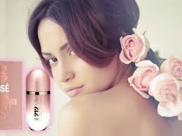 Cheiro de importado: 6 perfumes brasileiros idênticos ao 212 VIP Rosé que  vão te fazer economizar e ficar perfumada