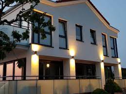 Nur ein kleiner deich trennt sie von der see und dem naturstrand. Uber Uns Das Haus Achtern Diek Auf Fehmarn Traumurlaub Auf Fehmarn