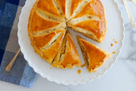 Galette Des Rois French King Cake For Epiphany In 2020 King Cake Rough Puff Pastry King Cake Recipe Easy