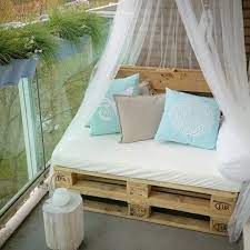 Diy Outdoor Pallet Sofa On My Balcony Decoracion De Terrazas Pequenas Muebles Con Tarimas Decoracion De Unas