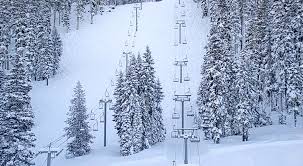 How deep is lake tahoe and how much water does it hold? Lake Tahoe Ski Resorts Report More Than 7 Feet Of Snow Following Winter Storm Tahoedailytribune Com