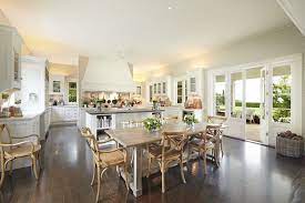 A Hamptons Style Home In Australia Country Style Kitchen Hamptons Style Home Kitchen Layout