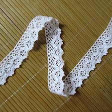 Maybe you would like to learn more about one of these? Gehakeltes Baumwoll Band Mit Spitzenbesatz Weiss 4 5 M X 2 5 Cm Vintage Borte Bestickte Applikation Fur Hochzeitskleid Verzierungen Karten Amazon De Kuche Haushalt Wohnen