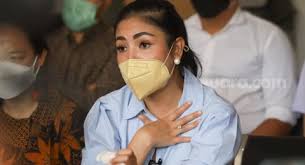 Nonton online video nindy ayunda menarik lainnya gratis hanya di vidio. Ada 38 Bukti Dugaan Perselingkuhan Nindy Ayunda Foto Hingga Tiket Pesawat