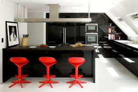 The soft close doors prevents trapped fingers and is quieter. Dark Kitchens Black Navy And Dark Grey Kitchen Ideas Loveproperty Com