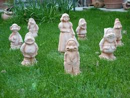 Biancaneve Con I Sette Nani Realizzati In Terracotta Toscana Terracotta Sette Nani Toscana