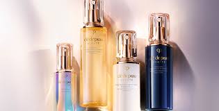 Cle de peau poudre compacte essentielle refining pressed powder 5g. This New Skincare Range By Cle De Peau Beaute Is So Smart It Tricks Your Skin To Repairing Itself Buro 24 7 Malaysia
