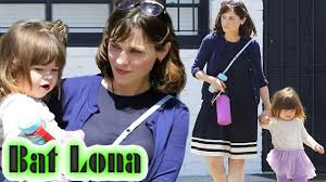 Matt baron/shutterstock tmz was the first to report the news of pechenik's. Entertainment Zooey Deschanel And Jacob Pechenik Split After 4 Years Of Marriage We Re Better Off As Friends Pressfrom Us