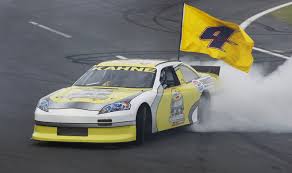 Born april 10, 1980) is an american dirt track racing driver and former professional stock car racing driver. Kasey Kahne Wins 4th Annual Pennzoil Ultra Victory Challenge Burnout Contest Speedwaymedia Com