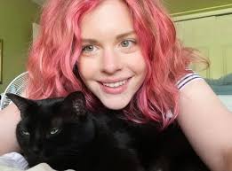 Why is a gnome photobombing my Sim's photo in The Sims 4?