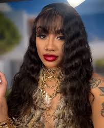 Person needs a stylist for fashion help