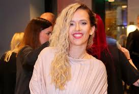 Her birthday, what she did before fame, her family life, fun trivia facts, popularity rankings, and more. Tamara Klusova Sla S Kuzi Na Trh Doslova Sedmicka Cz