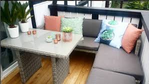 Kleinen Balkon Gestalten Platzsparende Ideen Und Nutzliche Tipps Balkongestaltung Sitzecke Raumfarben Gart Kleine Balkonmobel Lounge Mobel Kleine Balkone
