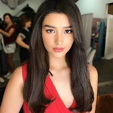 美しい おしゃれまとめの人気アイデア pinterest ronaldo 美人 顔 美人 モデル ロングのレイヤー入りヘア