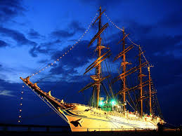 Kapal layar adalah kapal yang digerakkan dengan menggunakan layar yang memanfaatkan tenaga angin sebagai pendorongnya. Anchored Sailboat Hd Desktop Wallpaper Widescreen High Definition Fullscreen